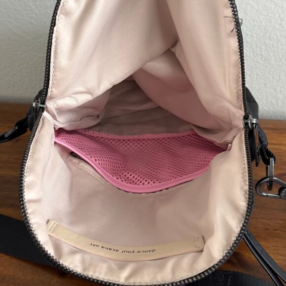 Lululemon - Festival Bag in Black - Picture 7 of 16